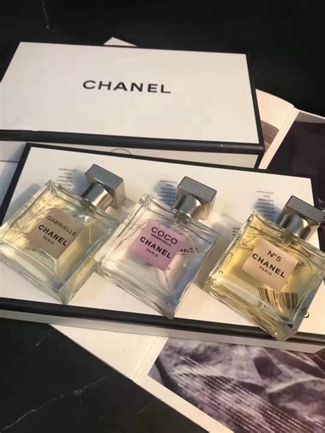 chanel luxury pyjama and perfume set|Chanel gift set sephora.